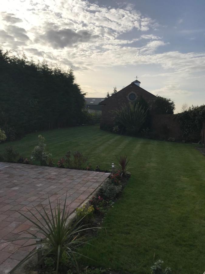 Bed and Breakfast Mickering Barn Aughton Экстерьер фото